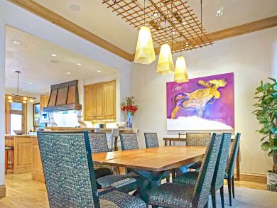 Luxury Ski Townhome Just a Short Walk to Ski Lifts.